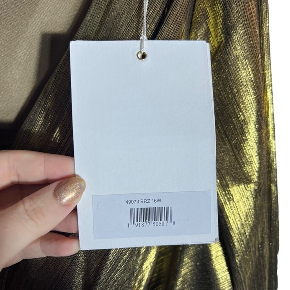 MAC Duggal Chic Metallic Evening Gown • NWT • Plus 16W - Picture 7 of 11